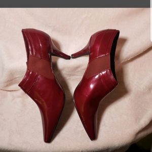 AK Anne Klein Wine patent bootie pointy toe with buckle ornament size 11